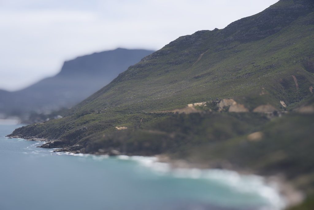 Image with foreground and background blurred