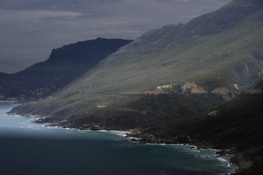 Image with foreground and background darkened